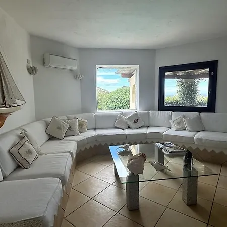 Villa Con Piscina A Porto Cervo