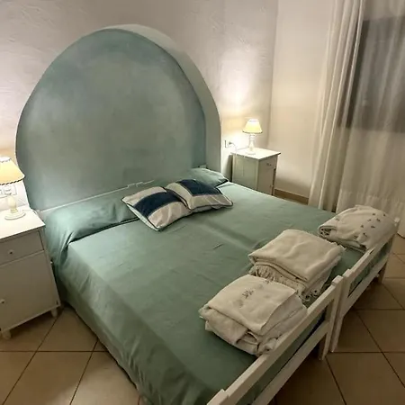 Con Piscina A Villa